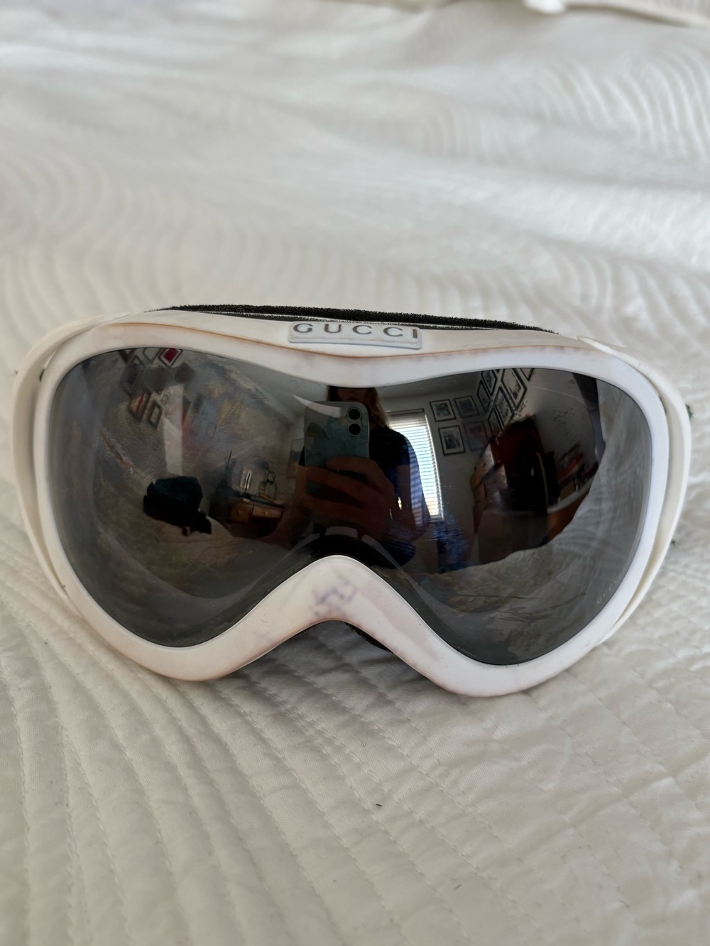 Gucci White Ski Goggles with Reflective Lens
